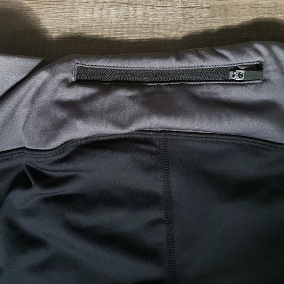 Reebok cropped leggings with pocket size xs - Picture 2 of 6